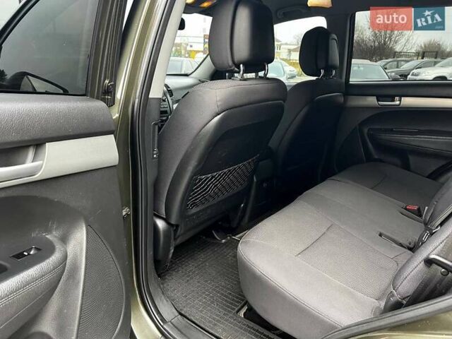 Зеленый Киа Соренто, объемом двигателя 2.4 л и пробегом 205 тыс. км за 10500 $, фото 6 на Automoto.ua