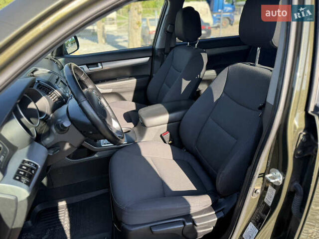 Зеленый Киа Соренто, объемом двигателя 2.2 л и пробегом 168 тыс. км за 12800 $, фото 13 на Automoto.ua