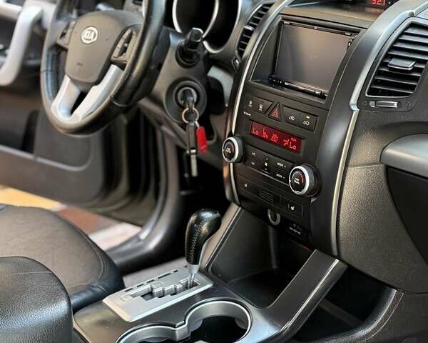 Зелений Кіа Соренто, об'ємом двигуна 2.2 л та пробігом 250 тис. км за 12700 $, фото 31 на Automoto.ua