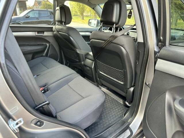 Зеленый Киа Соренто, объемом двигателя 2.2 л и пробегом 270 тыс. км за 13200 $, фото 16 на Automoto.ua