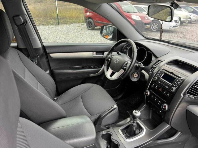 Зеленый Киа Соренто, объемом двигателя 2.4 л и пробегом 206 тыс. км за 10500 $, фото 5 на Automoto.ua