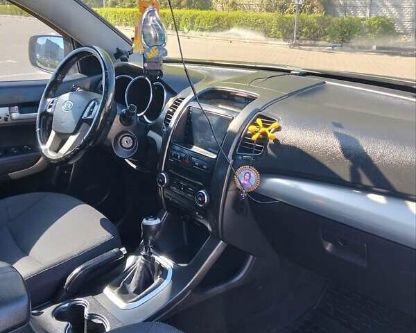 Зелений Кіа Соренто, об'ємом двигуна 2.4 л та пробігом 265 тис. км за 10999 $, фото 8 на Automoto.ua
