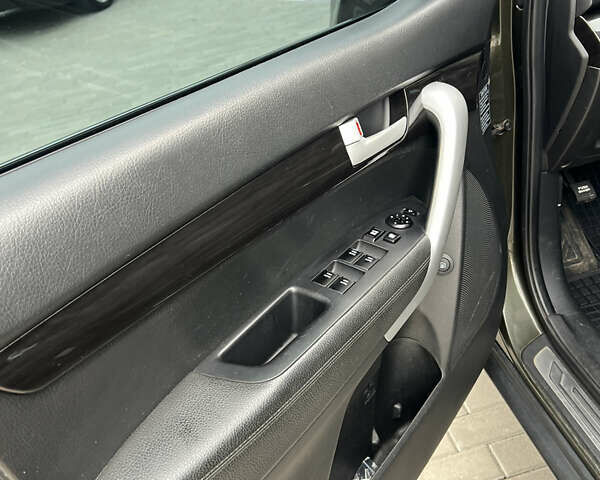 Зеленый Киа Соренто, объемом двигателя 2.2 л и пробегом 150 тыс. км за 12750 $, фото 19 на Automoto.ua