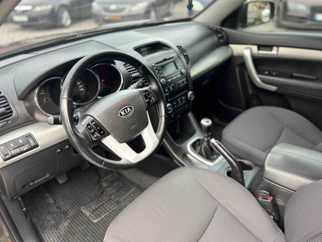 Зеленый Киа Соренто, объемом двигателя 2.4 л и пробегом 206 тыс. км за 10500 $, фото 4 на Automoto.ua