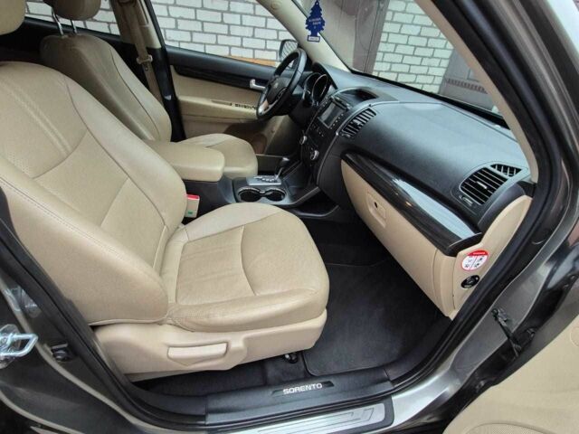 Зелений Кіа Соренто, об'ємом двигуна 2.2 л та пробігом 161 тис. км за 16450 $, фото 9 на Automoto.ua