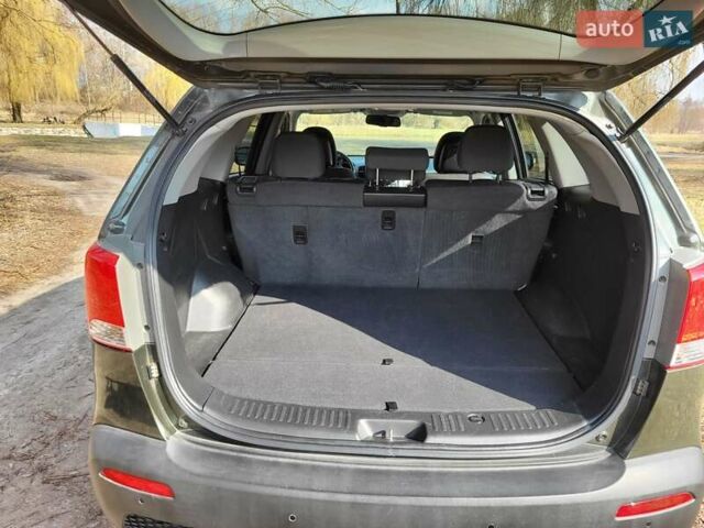 Зеленый Киа Соренто, объемом двигателя 2.4 л и пробегом 160 тыс. км за 13200 $, фото 6 на Automoto.ua