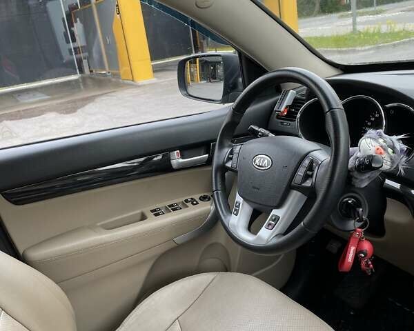 Зелений Кіа Соренто, об'ємом двигуна 2.2 л та пробігом 180 тис. км за 9999 $, фото 2 на Automoto.ua