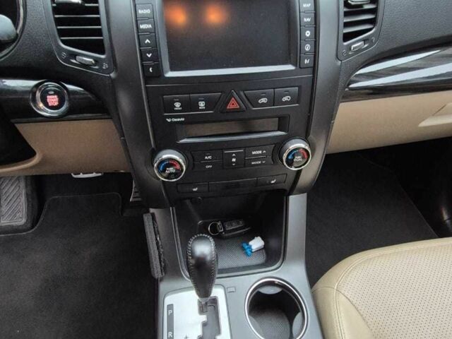 Зелений Кіа Соренто, об'ємом двигуна 2.2 л та пробігом 161 тис. км за 16450 $, фото 21 на Automoto.ua