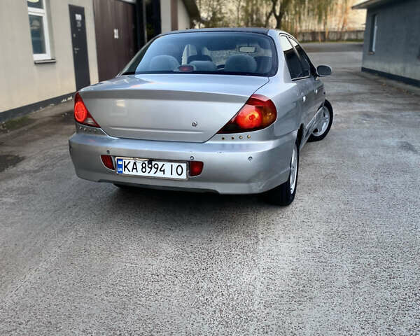 Серый Киа Спектра, объемом двигателя 1.6 л и пробегом 252 тыс. км за 2700 $, фото 2 на Automoto.ua