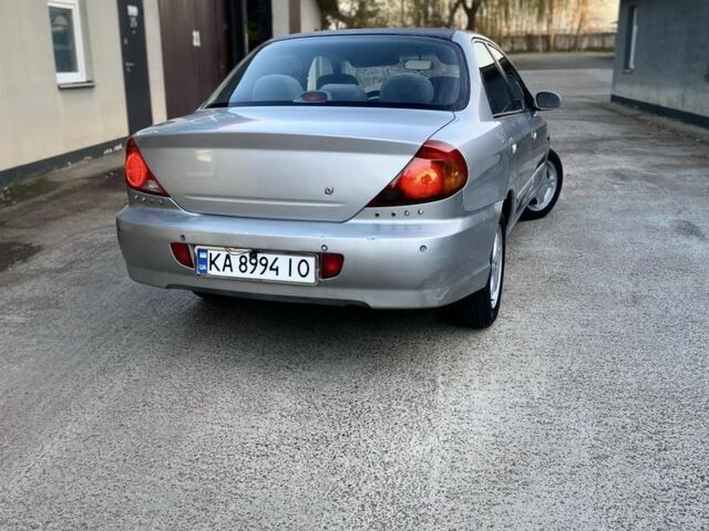 Серый Киа Спектра, объемом двигателя 1.6 л и пробегом 250 тыс. км за 2700 $, фото 2 на Automoto.ua