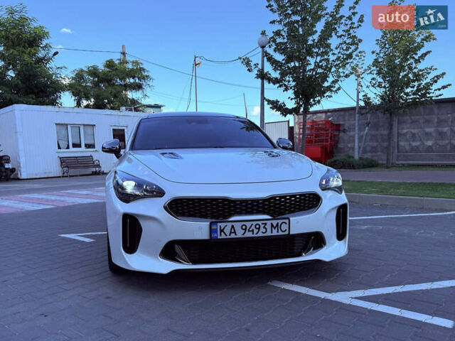 Белый Киа Stinger, объемом двигателя 3.34 л и пробегом 115 тыс. км за 23500 $, фото 25 на Automoto.ua