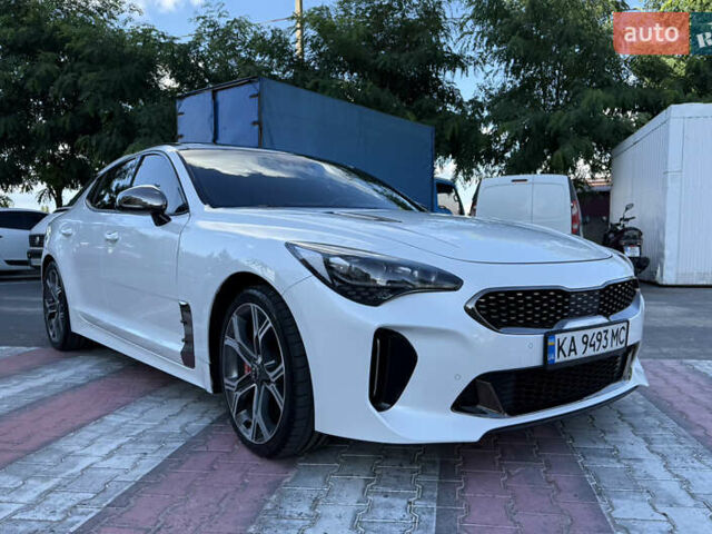 Белый Киа Stinger, объемом двигателя 3.34 л и пробегом 115 тыс. км за 23500 $, фото 4 на Automoto.ua