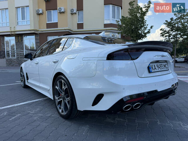Белый Киа Stinger, объемом двигателя 3.34 л и пробегом 115 тыс. км за 23500 $, фото 6 на Automoto.ua