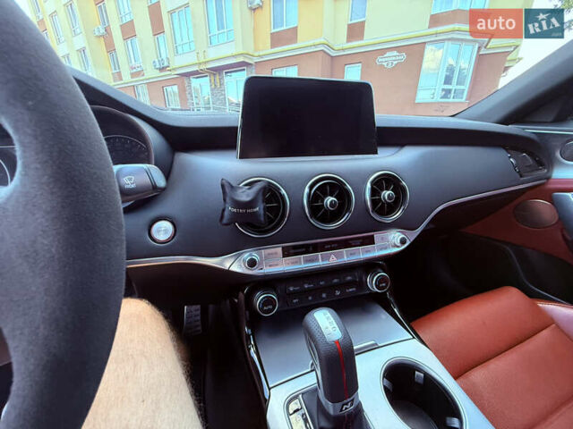 Белый Киа Stinger, объемом двигателя 3.34 л и пробегом 115 тыс. км за 23500 $, фото 16 на Automoto.ua
