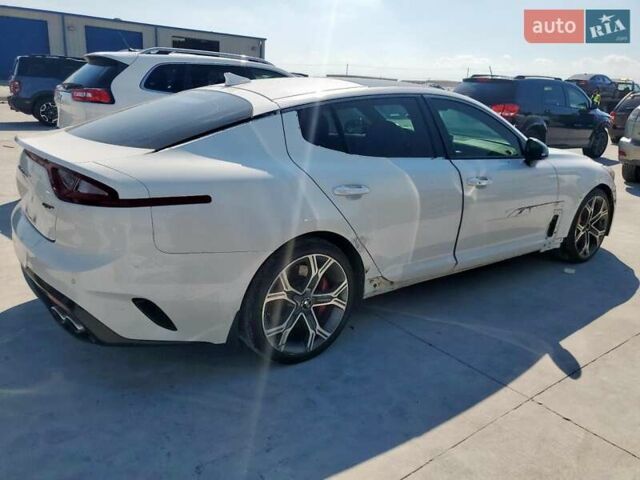 Белый Киа Stinger, объемом двигателя 3.34 л и пробегом 85 тыс. км за 6150 $, фото 2 на Automoto.ua