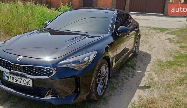 Черный Киа Stinger, объемом двигателя 2 л и пробегом 35 тыс. км за 22000 $, фото 1 на Automoto.ua