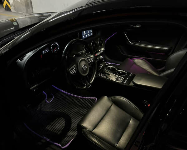 Черный Киа Stinger, объемом двигателя 2 л и пробегом 57 тыс. км за 17500 $, фото 24 на Automoto.ua