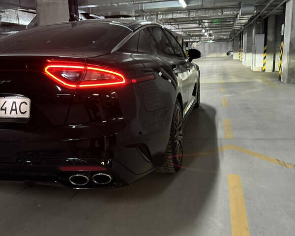 Черный Киа Stinger, объемом двигателя 2 л и пробегом 57 тыс. км за 17500 $, фото 18 на Automoto.ua