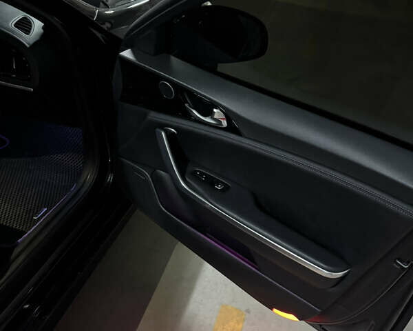 Черный Киа Stinger, объемом двигателя 2 л и пробегом 57 тыс. км за 17500 $, фото 19 на Automoto.ua