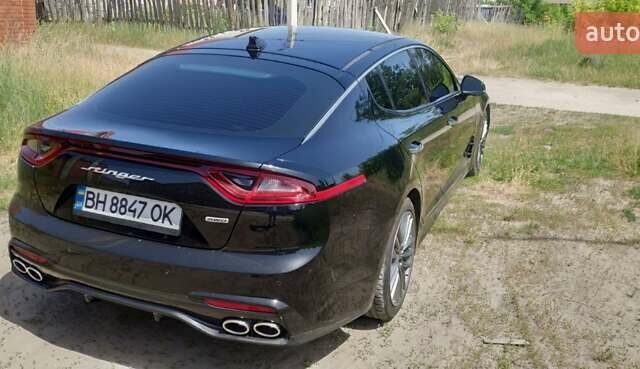 Черный Киа Stinger, объемом двигателя 2 л и пробегом 35 тыс. км за 22000 $, фото 3 на Automoto.ua