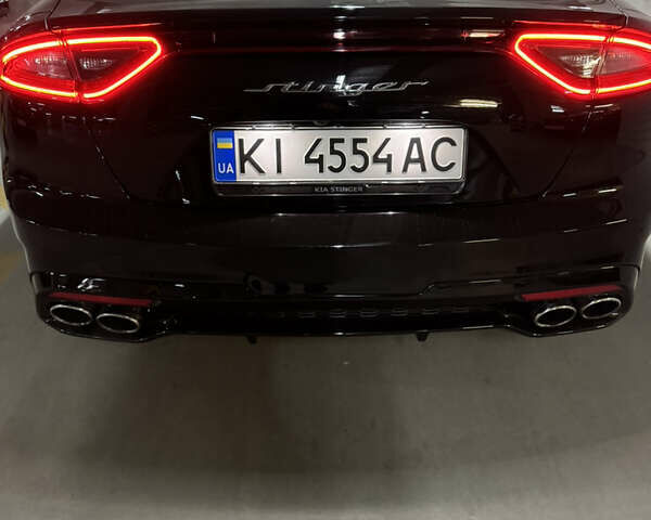 Черный Киа Stinger, объемом двигателя 2 л и пробегом 57 тыс. км за 17500 $, фото 7 на Automoto.ua