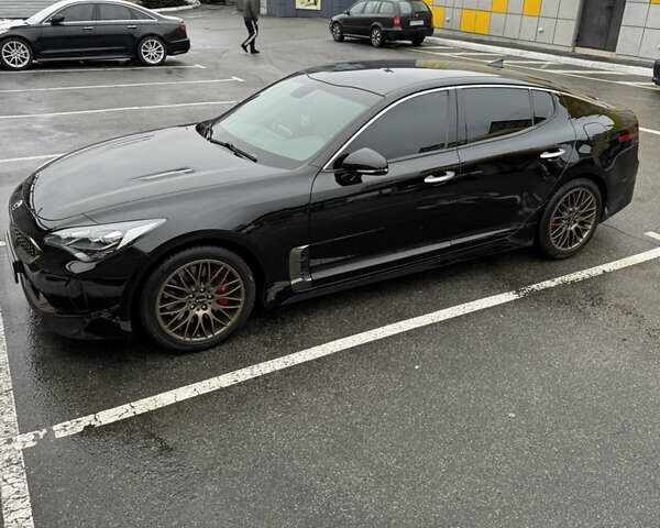 Черный Киа Stinger, объемом двигателя 2 л и пробегом 57 тыс. км за 17500 $, фото 3 на Automoto.ua