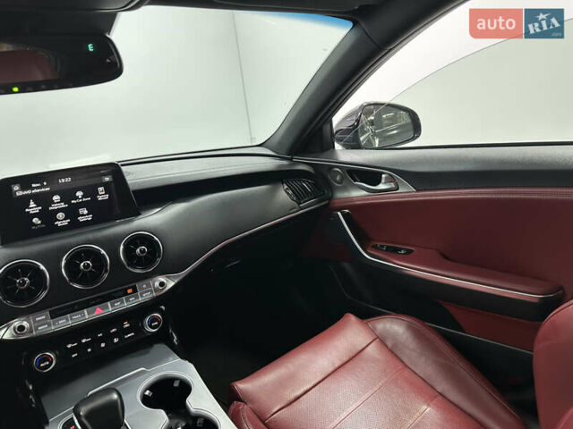 Черный Киа Stinger, объемом двигателя 3.34 л и пробегом 55 тыс. км за 25999 $, фото 18 на Automoto.ua