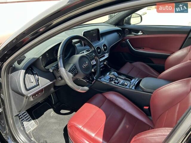 Чорний Кіа Stinger, об'ємом двигуна 3.34 л та пробігом 89 тис. км за 29999 $, фото 12 на Automoto.ua