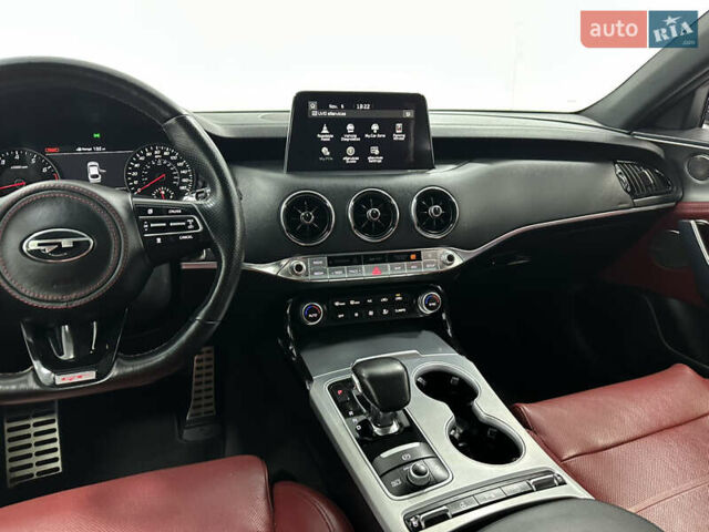 Черный Киа Stinger, объемом двигателя 3.34 л и пробегом 55 тыс. км за 25999 $, фото 23 на Automoto.ua