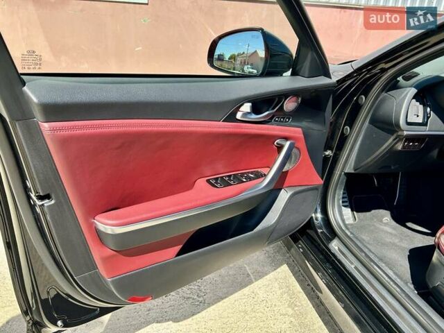 Чорний Кіа Stinger, об'ємом двигуна 3.34 л та пробігом 89 тис. км за 29999 $, фото 19 на Automoto.ua