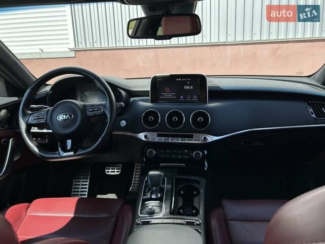 Чорний Кіа Stinger, об'ємом двигуна 3.34 л та пробігом 89 тис. км за 29999 $, фото 11 на Automoto.ua