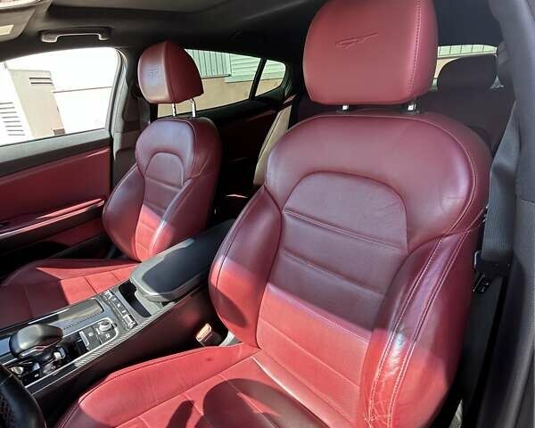 Чорний Кіа Stinger, об'ємом двигуна 3.34 л та пробігом 89 тис. км за 29999 $, фото 14 на Automoto.ua