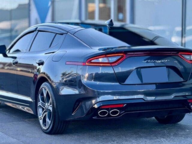 Черный Киа Stinger, объемом двигателя 2 л и пробегом 35 тыс. км за 13000 $, фото 4 на Automoto.ua