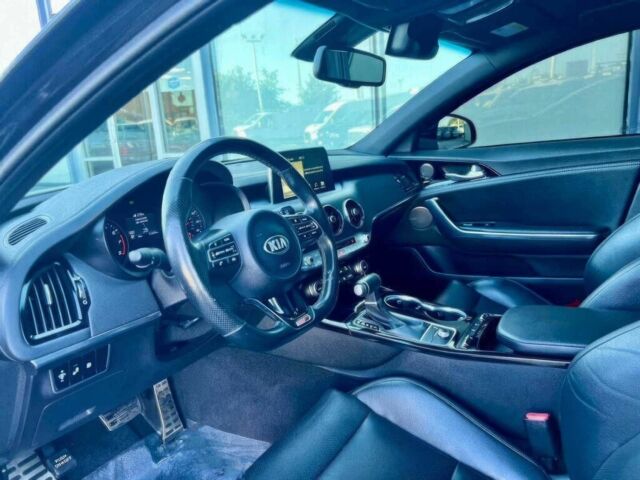 Черный Киа Stinger, объемом двигателя 2 л и пробегом 35 тыс. км за 13000 $, фото 7 на Automoto.ua