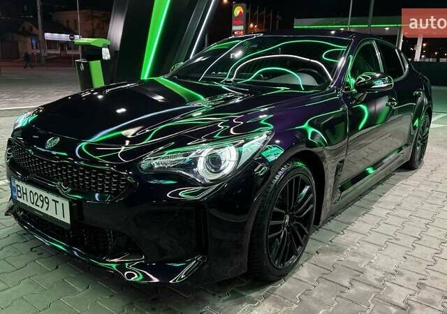 Фиолетовый Киа Stinger, объемом двигателя 2 л и пробегом 65 тыс. км за 19900 $, фото 2 на Automoto.ua