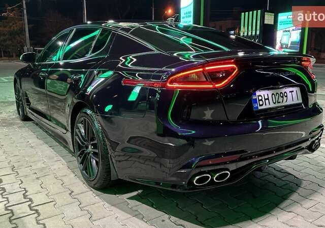 Фиолетовый Киа Stinger, объемом двигателя 2 л и пробегом 65 тыс. км за 19900 $, фото 4 на Automoto.ua