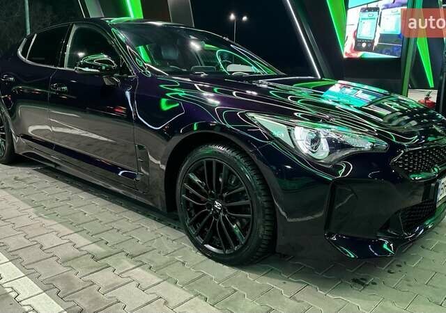 Фиолетовый Киа Stinger, объемом двигателя 2 л и пробегом 65 тыс. км за 19900 $, фото 1 на Automoto.ua