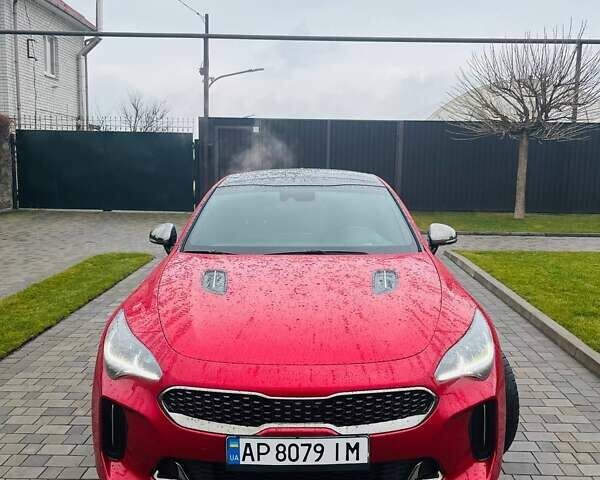 Красный Киа Stinger, объемом двигателя 3.34 л и пробегом 115 тыс. км за 25000 $, фото 1 на Automoto.ua