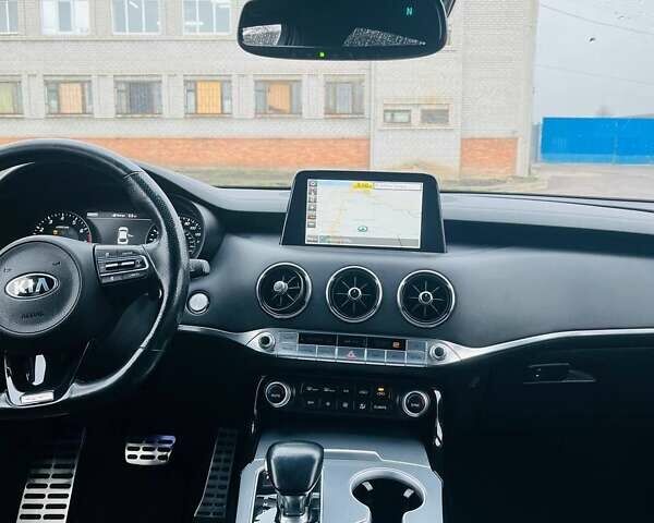 Красный Киа Stinger, объемом двигателя 3.34 л и пробегом 115 тыс. км за 25000 $, фото 35 на Automoto.ua