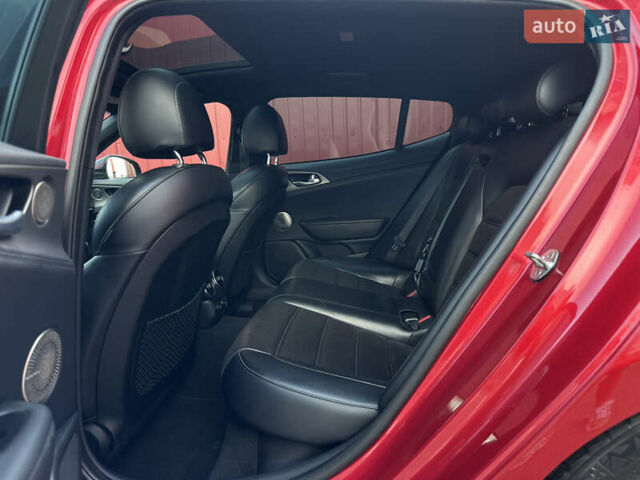Красный Киа Stinger, объемом двигателя 3.34 л и пробегом 124 тыс. км за 25500 $, фото 46 на Automoto.ua