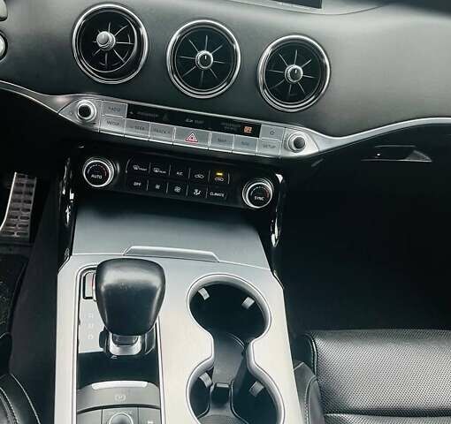 Красный Киа Stinger, объемом двигателя 3.34 л и пробегом 115 тыс. км за 25000 $, фото 42 на Automoto.ua