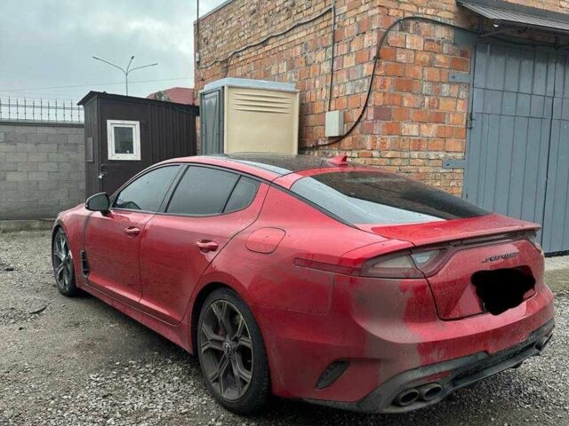Красный Киа Stinger, объемом двигателя 3.3 л и пробегом 80 тыс. км за 10000 $, фото 1 на Automoto.ua