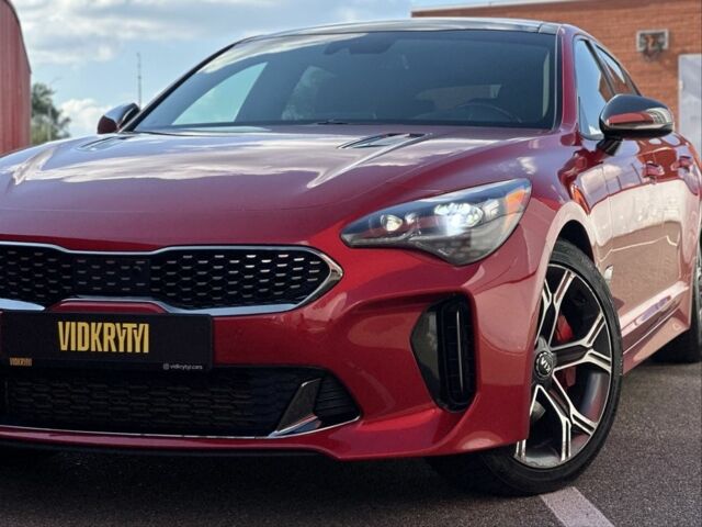 Красный Киа Stinger, объемом двигателя 3.3 л и пробегом 124 тыс. км за 24500 $, фото 2 на Automoto.ua