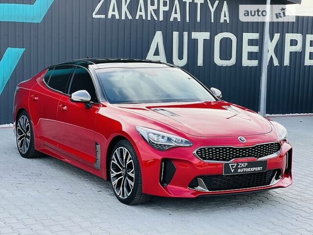 Красный Киа Stinger, объемом двигателя 2 л и пробегом 52 тыс. км за 29000 $, фото 1 на Automoto.ua