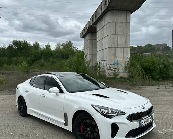 Кіа Stinger, об'ємом двигуна 2 л та пробігом 65 тис. км за 27500 $, фото 1 на Automoto.ua