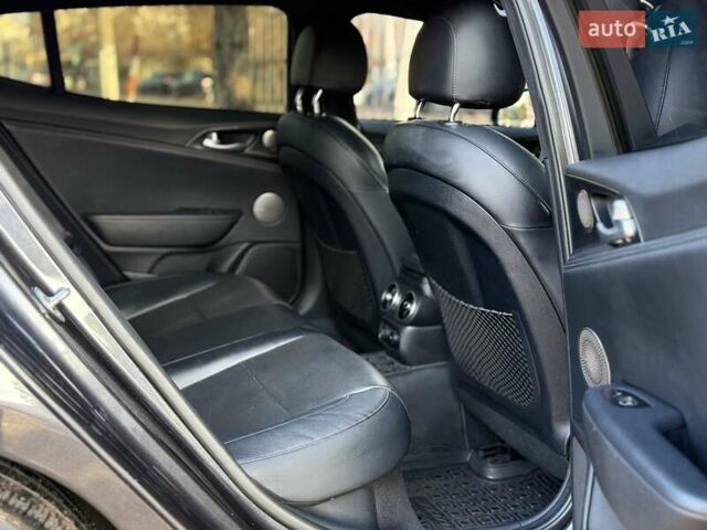 Серый Киа Stinger, объемом двигателя 2 л и пробегом 83 тыс. км за 22500 $, фото 9 на Automoto.ua