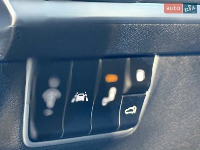 Серый Киа Stinger, объемом двигателя 2 л и пробегом 83 тыс. км за 22500 $, фото 19 на Automoto.ua
