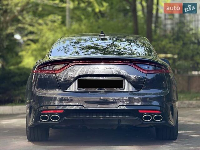 Серый Киа Stinger, объемом двигателя 2 л и пробегом 83 тыс. км за 22500 $, фото 4 на Automoto.ua