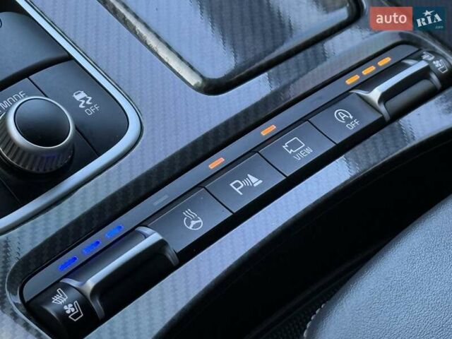 Серый Киа Stinger, объемом двигателя 2 л и пробегом 83 тыс. км за 22500 $, фото 23 на Automoto.ua