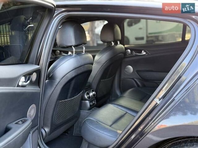 Серый Киа Stinger, объемом двигателя 2 л и пробегом 83 тыс. км за 22500 $, фото 14 на Automoto.ua